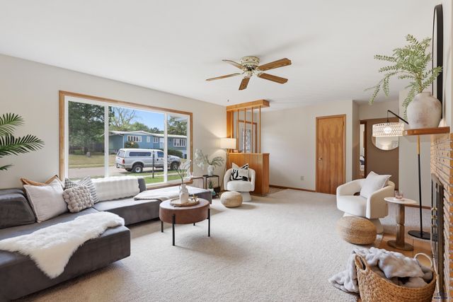 210 PINEDALE DR, Rapid City, SD 57702