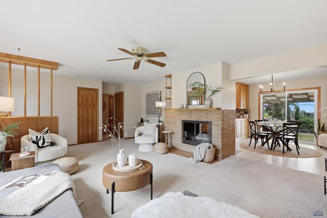 210 PINEDALE DR, Rapid City, SD 57702