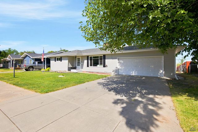 210 PINEDALE DR, Rapid City, SD 57702