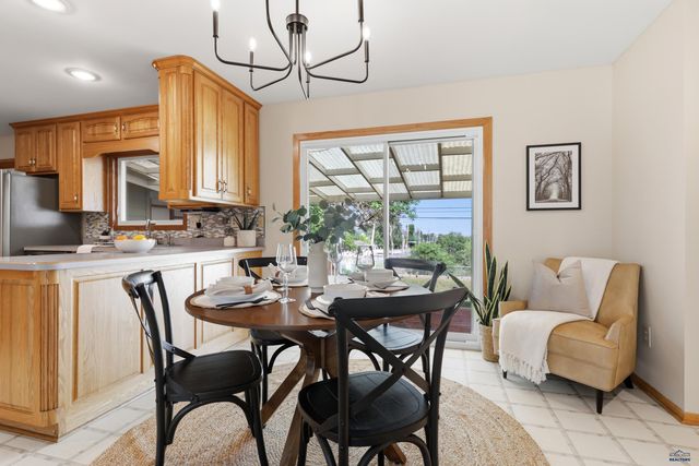 210 PINEDALE DR, Rapid City, SD 57702