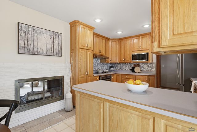 210 PINEDALE DR, Rapid City, SD 57702