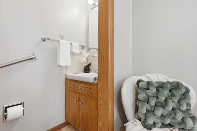 210 PINEDALE DR, Rapid City, SD 57702