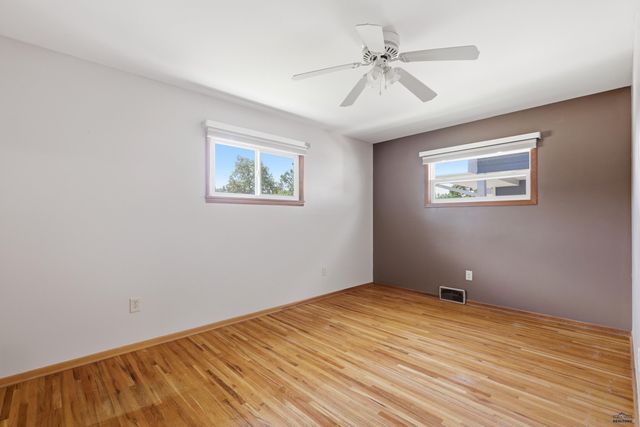 210 PINEDALE DR, Rapid City, SD 57702