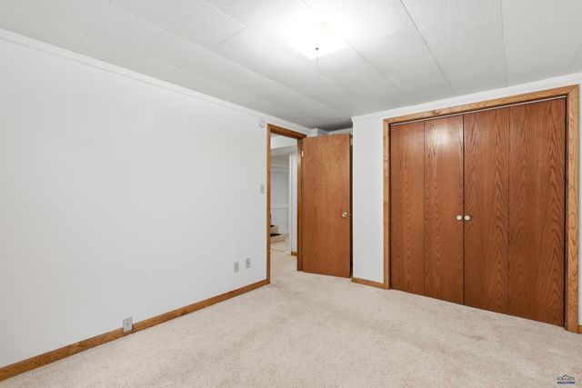 210 PINEDALE DR, Rapid City, SD 57702