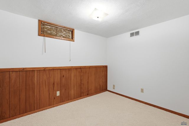 210 PINEDALE DR, Rapid City, SD 57702