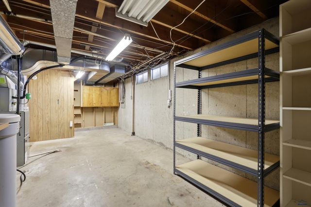 210 PINEDALE DR, Rapid City, SD 57702