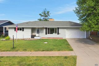 210 PINEDALE DR, Rapid City, SD 57702