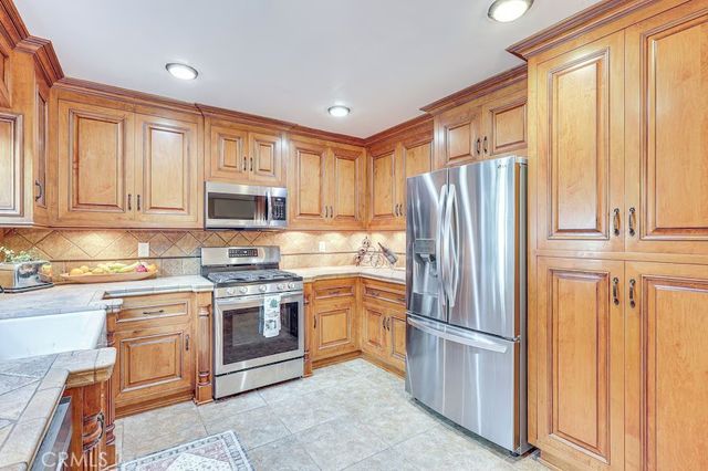 868 Ardmore, Redlands, CA 92374