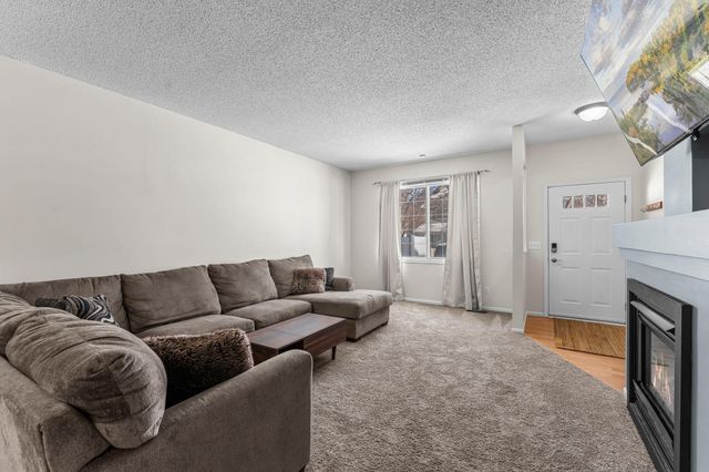 3001 Juniper Lane H, Woodbury, MN 55125