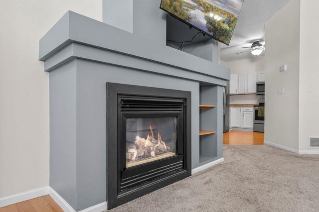 3001 Juniper Lane H, Woodbury, MN 55125