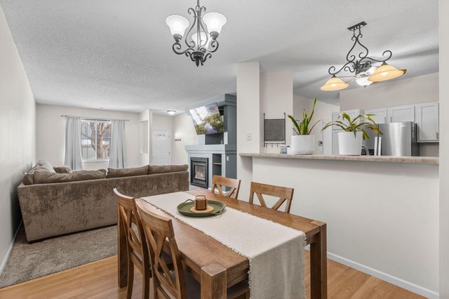 3001 Juniper Lane H, Woodbury, MN 55125