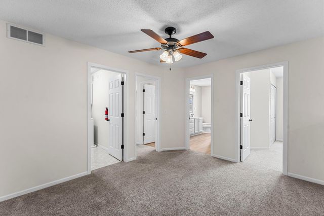 3001 Juniper Lane H, Woodbury, MN 55125