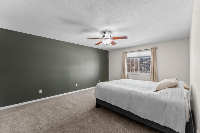 3001 Juniper Lane H, Woodbury, MN 55125