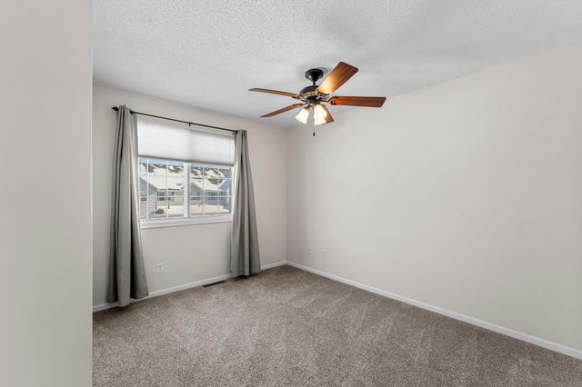 3001 Juniper Lane H, Woodbury, MN 55125