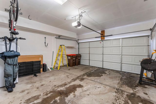 3001 Juniper Lane H, Woodbury, MN 55125