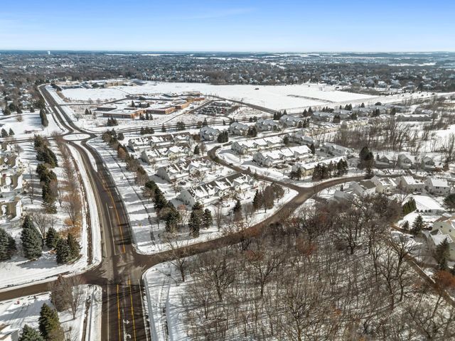 3001 Juniper Lane H, Woodbury, MN 55125