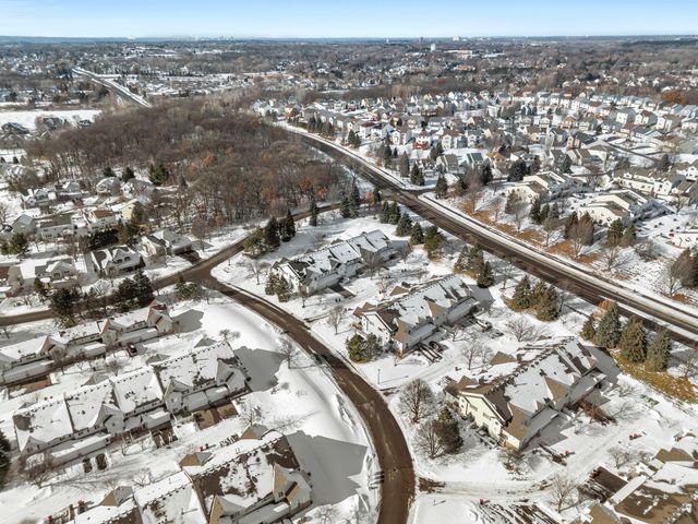 3001 Juniper Lane H, Woodbury, MN 55125