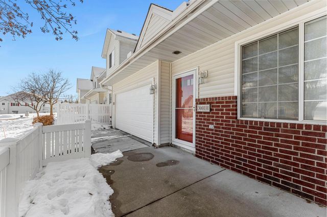 3001 Juniper Lane H, Woodbury, MN 55125