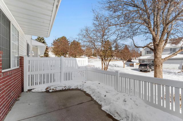 3001 Juniper Lane H, Woodbury, MN 55125