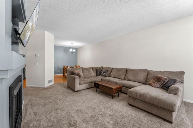 3001 Juniper Lane H, Woodbury, MN 55125