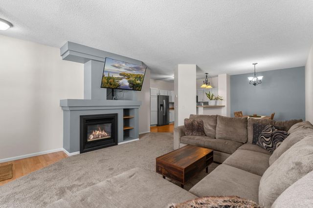 3001 Juniper Lane H, Woodbury, MN 55125