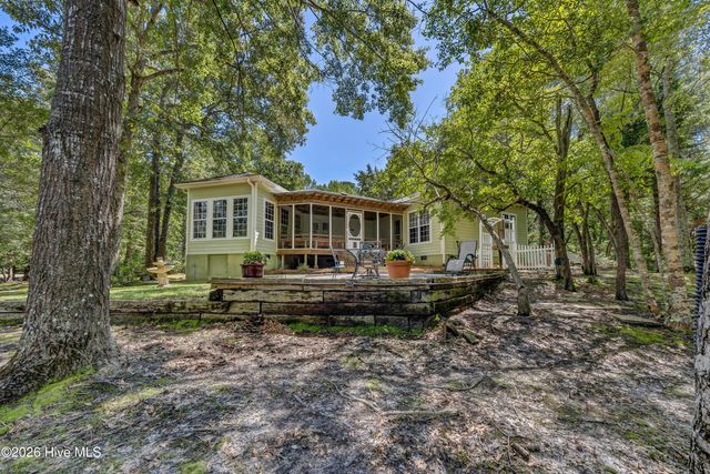 2373 Sunset Harbor Road SE, Bolivia, NC 28422