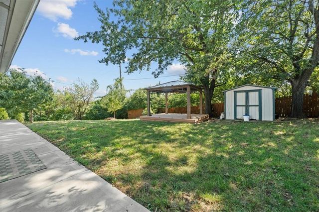 3713 E 114th Terrace, Kansas City, MO 64137