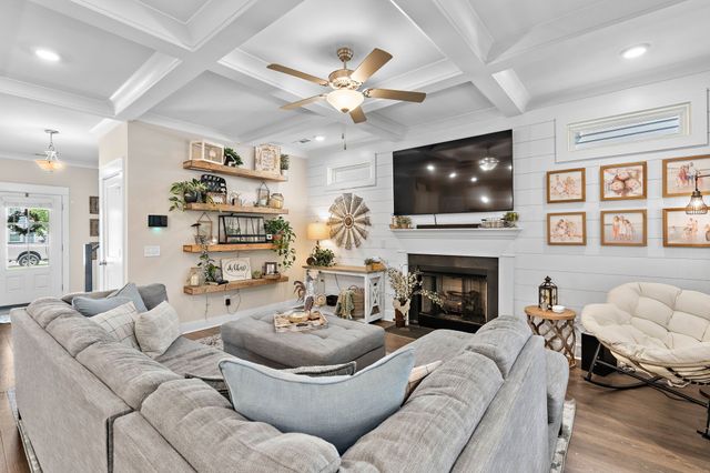 1327 Batbriar Rd, Murfreesboro, TN 37128