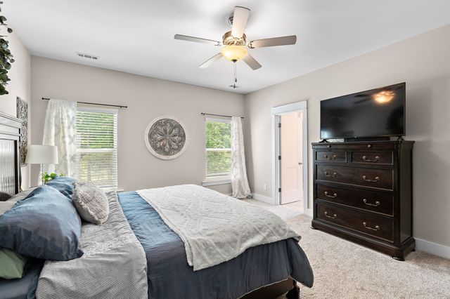 1327 Batbriar Rd, Murfreesboro, TN 37128