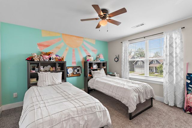 1327 Batbriar Rd, Murfreesboro, TN 37128