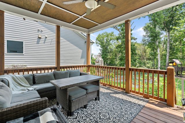 1327 Batbriar Rd, Murfreesboro, TN 37128
