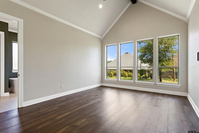 7574 Northlake Dr., Tyler, TX 75703
