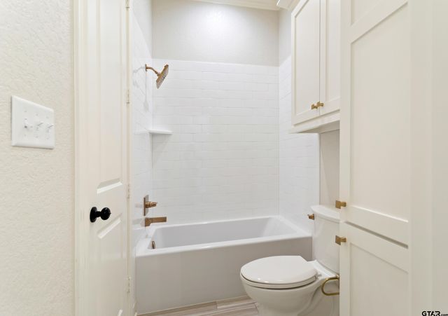 7574 Northlake Dr., Tyler, TX 75703