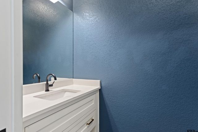 7574 Northlake Dr., Tyler, TX 75703