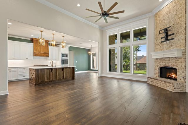 7574 Northlake Dr., Tyler, TX 75703