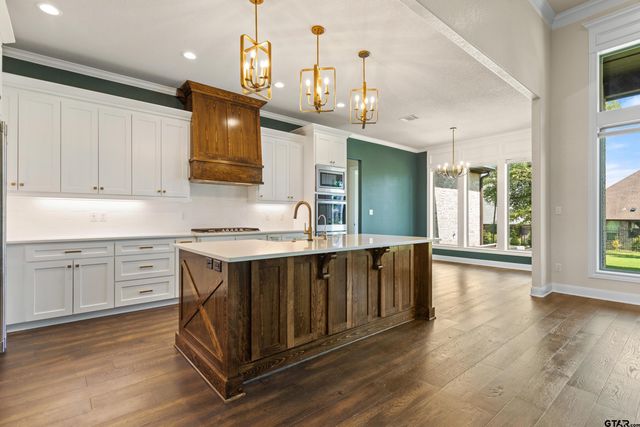 7574 Northlake Dr., Tyler, TX 75703