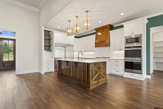 7574 Northlake Dr., Tyler, TX 75703