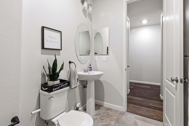 2951 Kern Way, Hollister, CA 95023