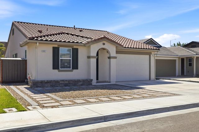 2951 Kern Way, Hollister, CA 95023
