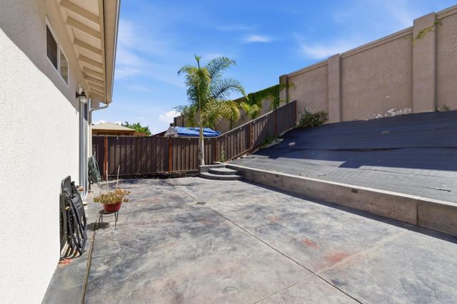 2951 Kern Way, Hollister, CA 95023
