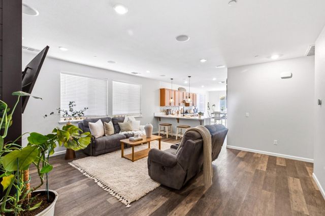 2951 Kern Way, Hollister, CA 95023