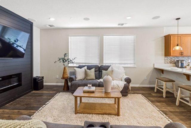 2951 Kern Way, Hollister, CA 95023
