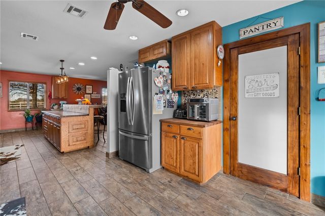 15040 Airport Road, Siloam Springs, AR 72761