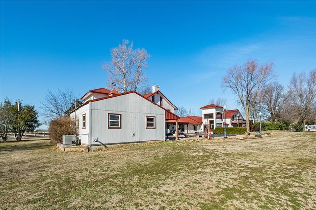 15040 Airport Road, Siloam Springs, AR 72761