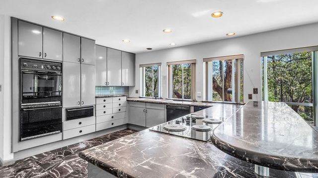 3724 Wooded Creek Drive, Farmers Branch, TX 75244