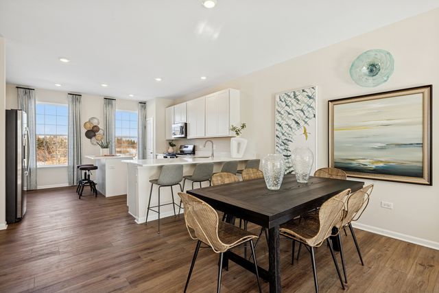 206 Neubauer Circle 1601, Lindenhurst, IL 60046