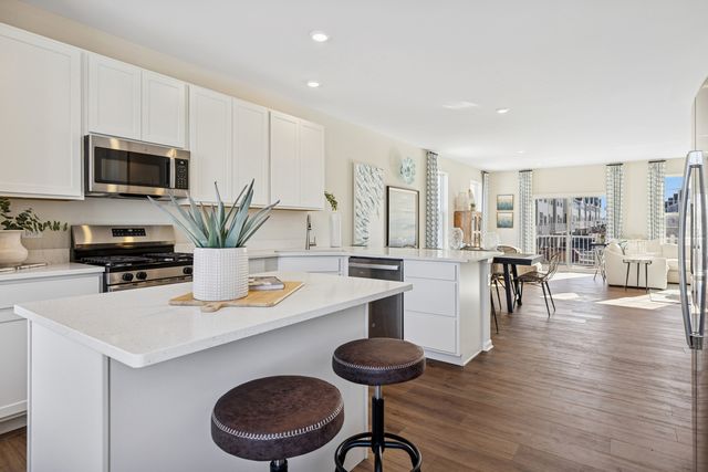 206 Neubauer Circle 1601, Lindenhurst, IL 60046