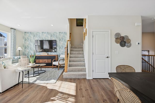 206 Neubauer Circle 1601, Lindenhurst, IL 60046