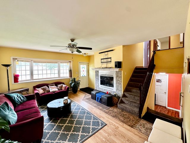11618 Douglas Avenue, Huntley, IL 60142