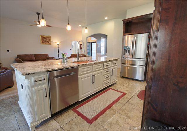 3302 S 208th East Avenue, Broken Arrow, OK 74014